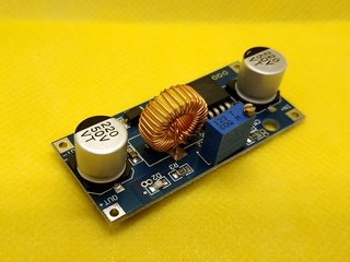 DC-DC_XL4015_adjustable_step-down_module